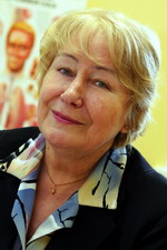 Dr Elvi Pihlau.